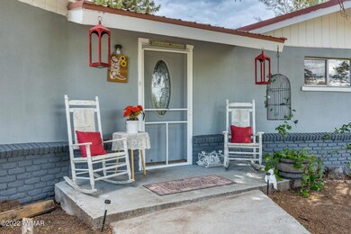 351WSchoolBusRd-Exterior-GAngeleri-3