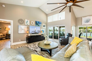 491 Price Ct Marco Island FL-large-004-0