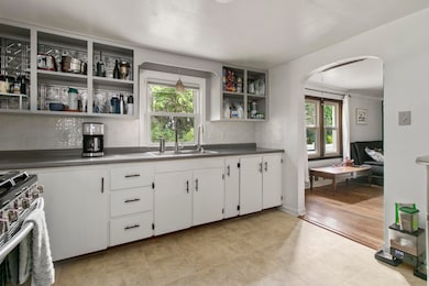 1063 Harding St NW, Grand Rapids, MI 49544 - photo 2