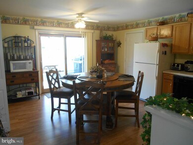 17426 Cindy Ln, Hagerstown, MD 21740 - photo 5