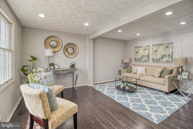 6826 Montivideo Square Ct, Falls Church, VA 22043 - photo 4