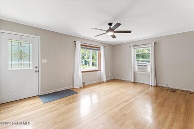 33 Harlau Dr, Schenectady, NY 12302 - photo 4