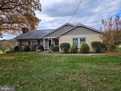 943 Farmington Ave, Pottstown, PA 19464 - photo 2