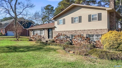 1201 Elm Cir, Albertville, AL 35950 - photo 2