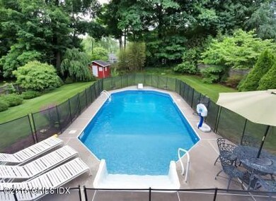 184 Bouton St W unit West, Stamford, CT 06907 - photo 3