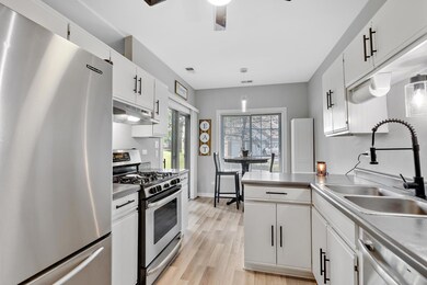 1662 Commodore Ct unit 3, Schaumburg, IL 60193 - photo 6