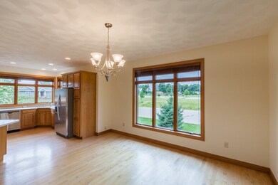 404 N Bergamont Blvd, Oregon, WI 53575 - photo 4