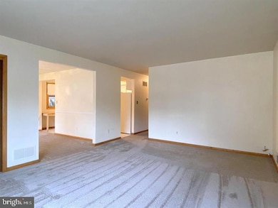 3300 Upton Rd, Parkville, MD 21234 - photo 6