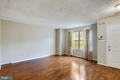 7173 Mahogany Dr, Hyattsville, MD 20785 - photo 6