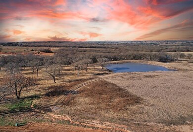 2011 Adelles Ln, Weatherford, TX 76087 - photo 2