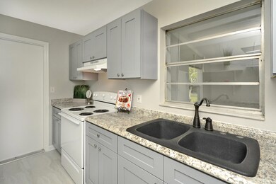 4760 Fairsun St-18
