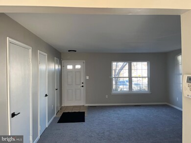 3620 Mcdowell Ct, Dumfries, VA 22026 - photo 3