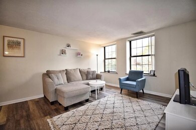 325 Plantation St unit 213, Worcester, MA 01604 - photo 2