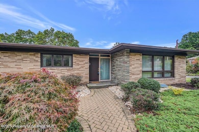 446 Kennedy Dr, Archbald, PA 18403 - photo 3