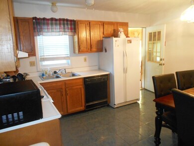 49 Saint Botolph St, Haverhill, MA 01832 - photo 2