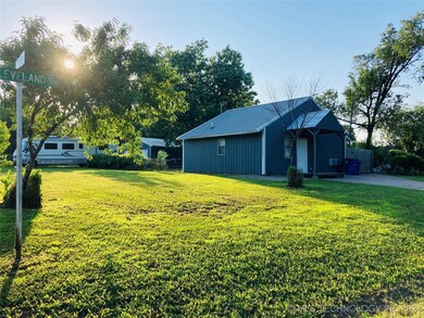 102 W Cypress St, Cushing, OK 74023 - photo 5