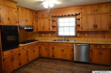 121 Ivanhoe Ln, Rainbow City, AL 35906 - photo 3