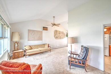 07-LIVING ROOM