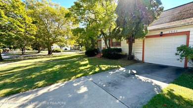 1901 W Hillsdale St, Lansing, MI 48915 - photo 2