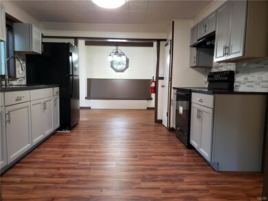 NEW Kitchen cabinets and granite counter-tops