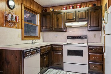 130 Buckboard Ln, Lords Valley, PA 18428 - photo 4