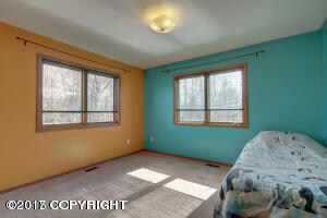 2211 Yorkshire Ln, Anchorage, AK 99504 - photo 5