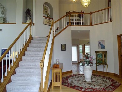 Lovely 2 story entry foyer!