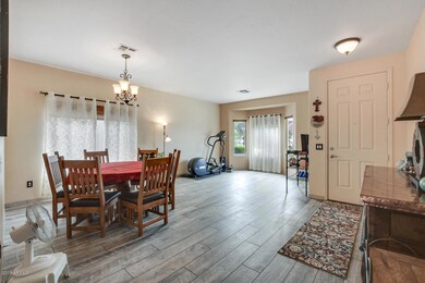 1081-South-Bedford-Place-13