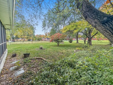1102 Hathaway Dr, Indianapolis, IN 46229 - photo 6