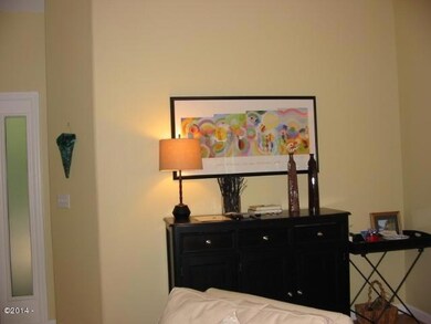 Entry Alcove
