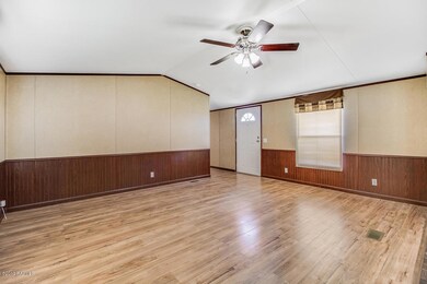 926 Hanks-17