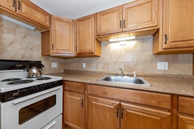 4 Colonial Village Dr unit 5, Arlington, MA 02474 - photo 4