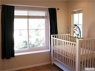 LIGHT AND BEDROOM WITH HARDWOOD FLOOR!