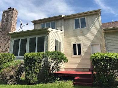 233 E Windsor Rd, Saylorsburg, PA 18353 - photo 3