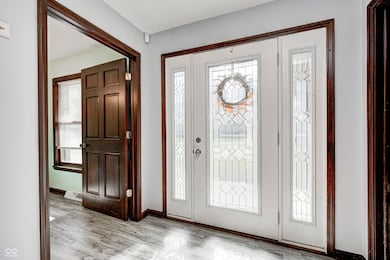 1325 Sherwood Dr, Greenfield, IN 46140 - photo 2