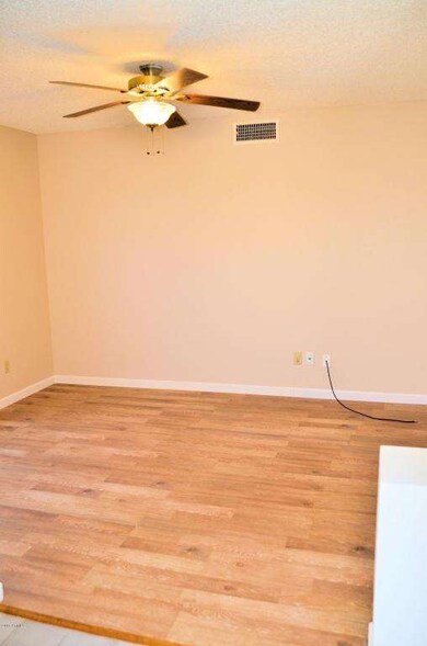 Den2