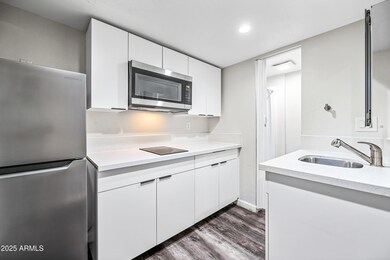 3025 N 32nd St unit 10, Phoenix, AZ 85018 - photo 7