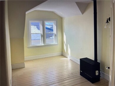 118 Franklin St unit 3, Bristol, RI 02809 - photo 4