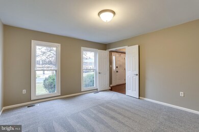 238 Autumn Chase Dr, Annapolis, MD 21401 - photo 2