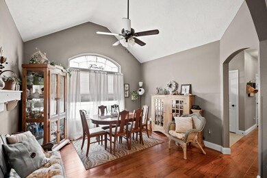 812 E Roubidoux St, Nixa, MO 65714 - photo 5