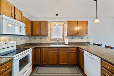 205 Southview Dr, Waukee, IA 50263 - photo 5