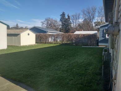 212 11th St NW, Jamestown, ND 58401 - photo 3