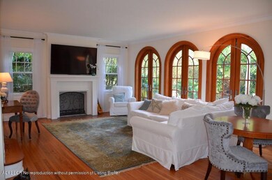 6 Living Room
