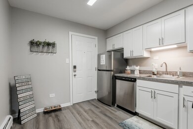 10102 Holly Ln unit 2S, Des Plaines, IL 60016 - photo 6