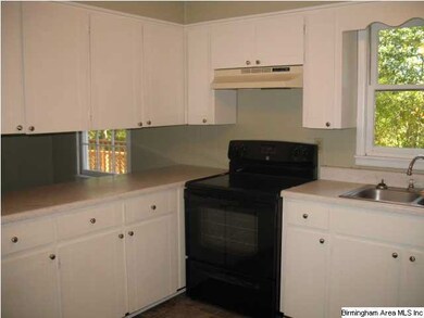 Nice bright roomy Kitchen