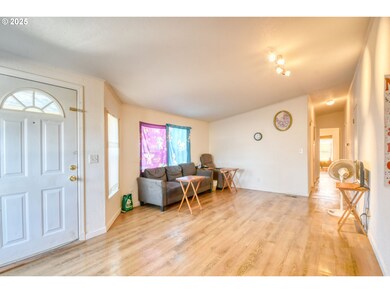 424 E High St, Athena, OR 97813 - photo 7