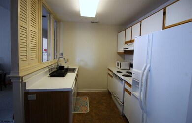 8 Driftwood Ct unit 3, Galloway, NJ 08205 - photo 7