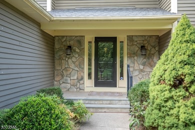 35 Hunters Cir, Tewksbury Twp., NJ 08833 - photo 3