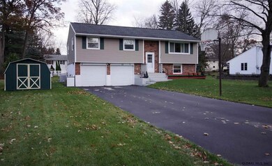 22 Weston Dr, Clifton Park, NY 12065 - photo 2