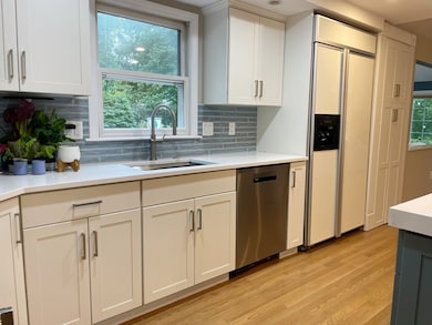 100 Worcester Ln, Waltham, MA 02451 - photo 2